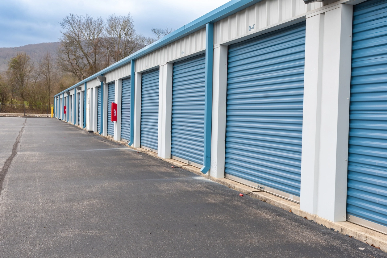 storage facility gate surveillance cameras